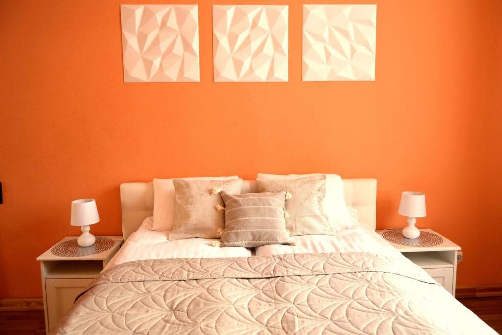 Spacious Old Town Family Peachy 2 Bedrooms Apartment, Nearby The Riga Presidential Castle Luaran gambar