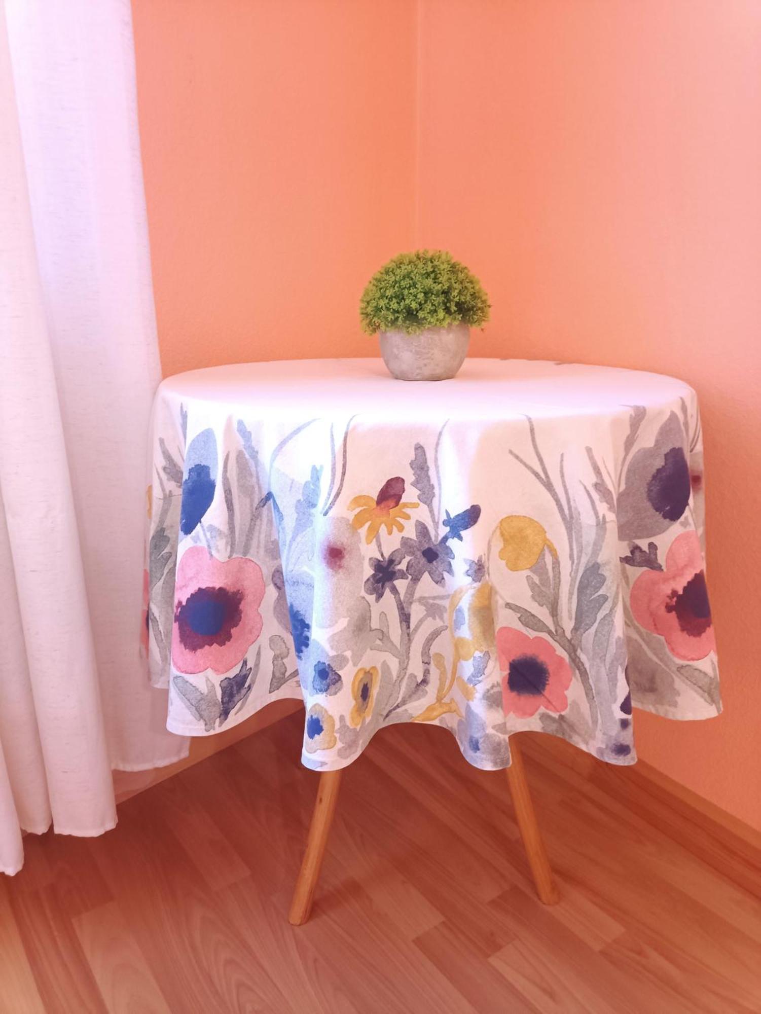 Spacious Old Town Family Peachy 2 Bedrooms Apartment, Nearby The Riga Presidential Castle Luaran gambar