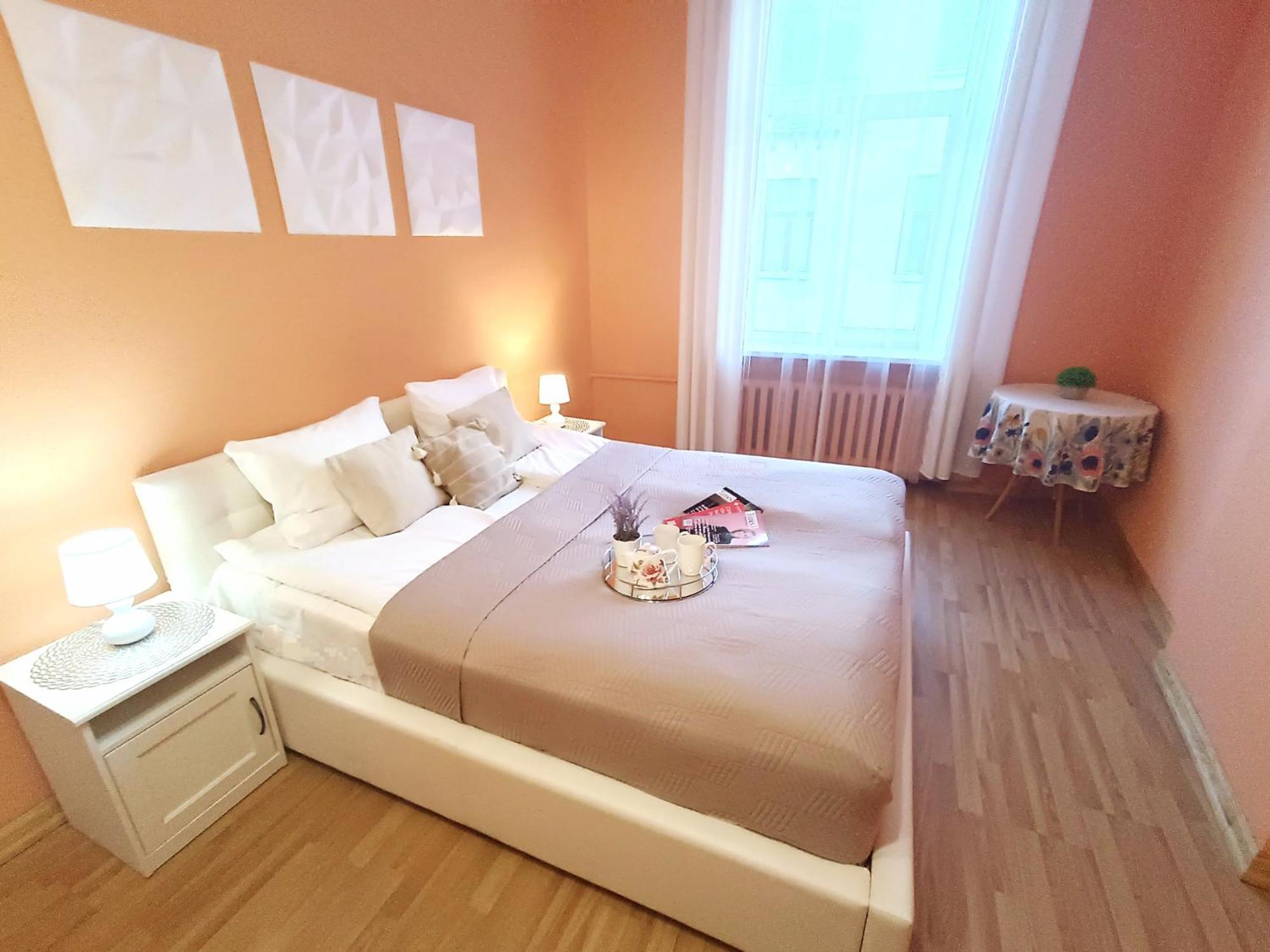 Spacious Old Town Family Peachy 2 Bedrooms Apartment, Nearby The Riga Presidential Castle Luaran gambar