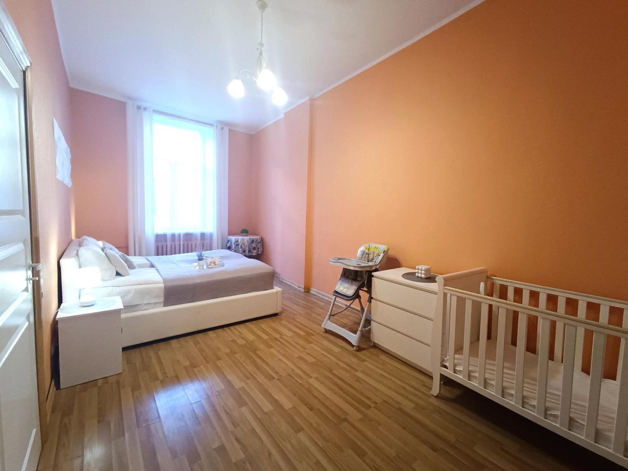Spacious Old Town Family Peachy 2 Bedrooms Apartment, Nearby The Riga Presidential Castle Luaran gambar