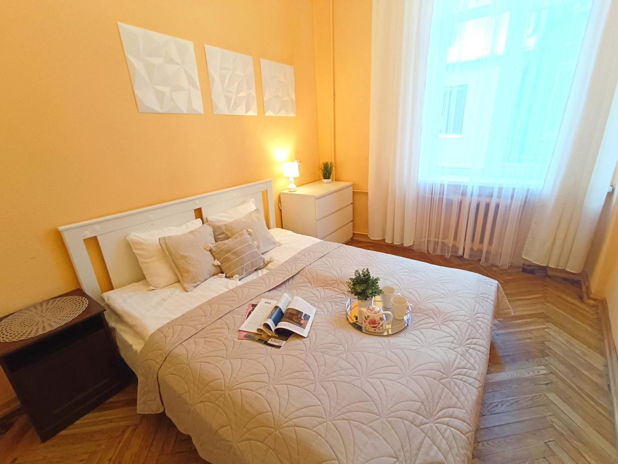 Spacious Old Town Family Peachy 2 Bedrooms Apartment, Nearby The Riga Presidential Castle Luaran gambar